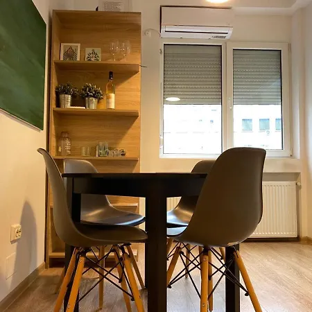 Apartment Beautiful Style In Center Bucharest